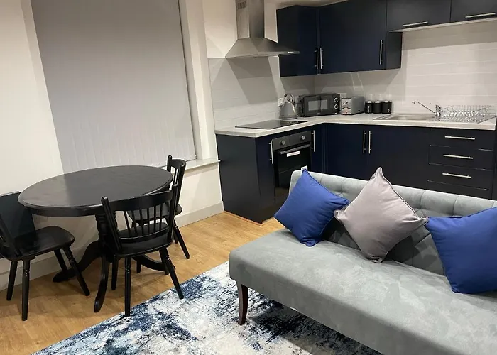 Modern - Two Bed - Apartment Located In The City Of Wolverhampton