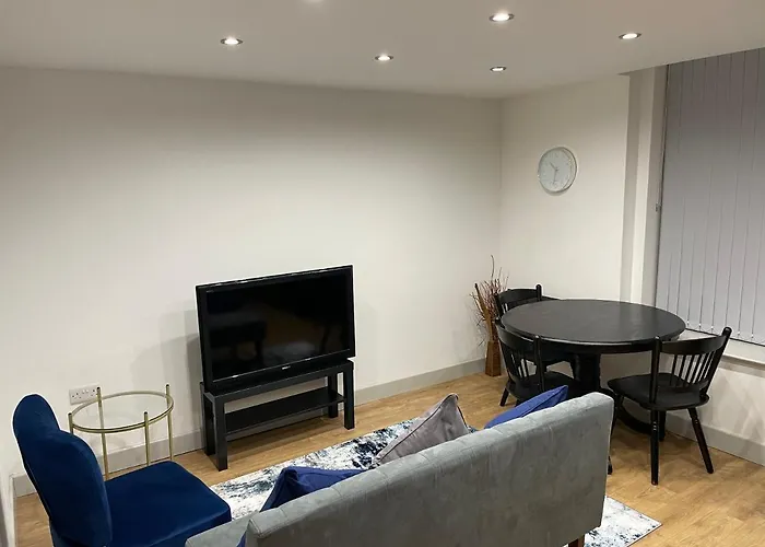 Modern - Two Bed - Apartment Located In The City Of Wolverhampton